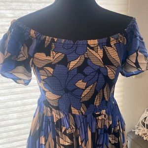 Free people mini dress with pockets. Size 2